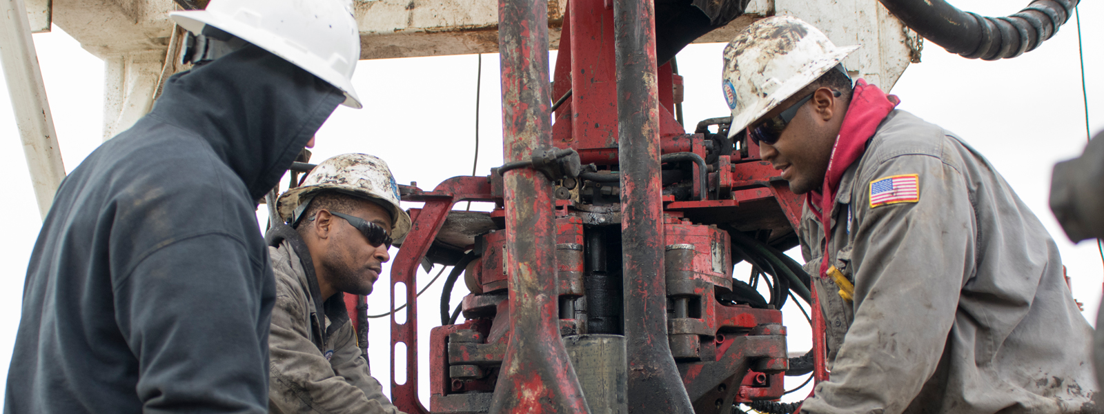 oil drilling engineers on rig