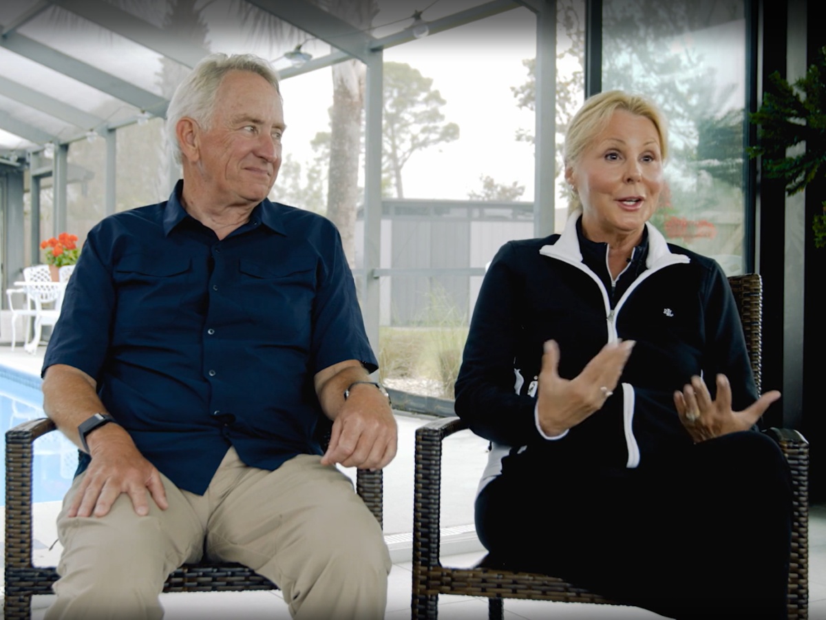 couple talking about cummins home generator 