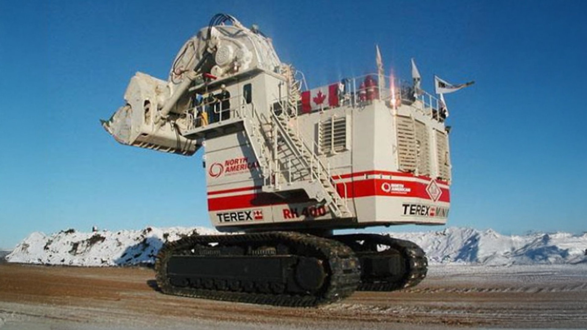 The Terex O&K RH400 in front of pile of snow