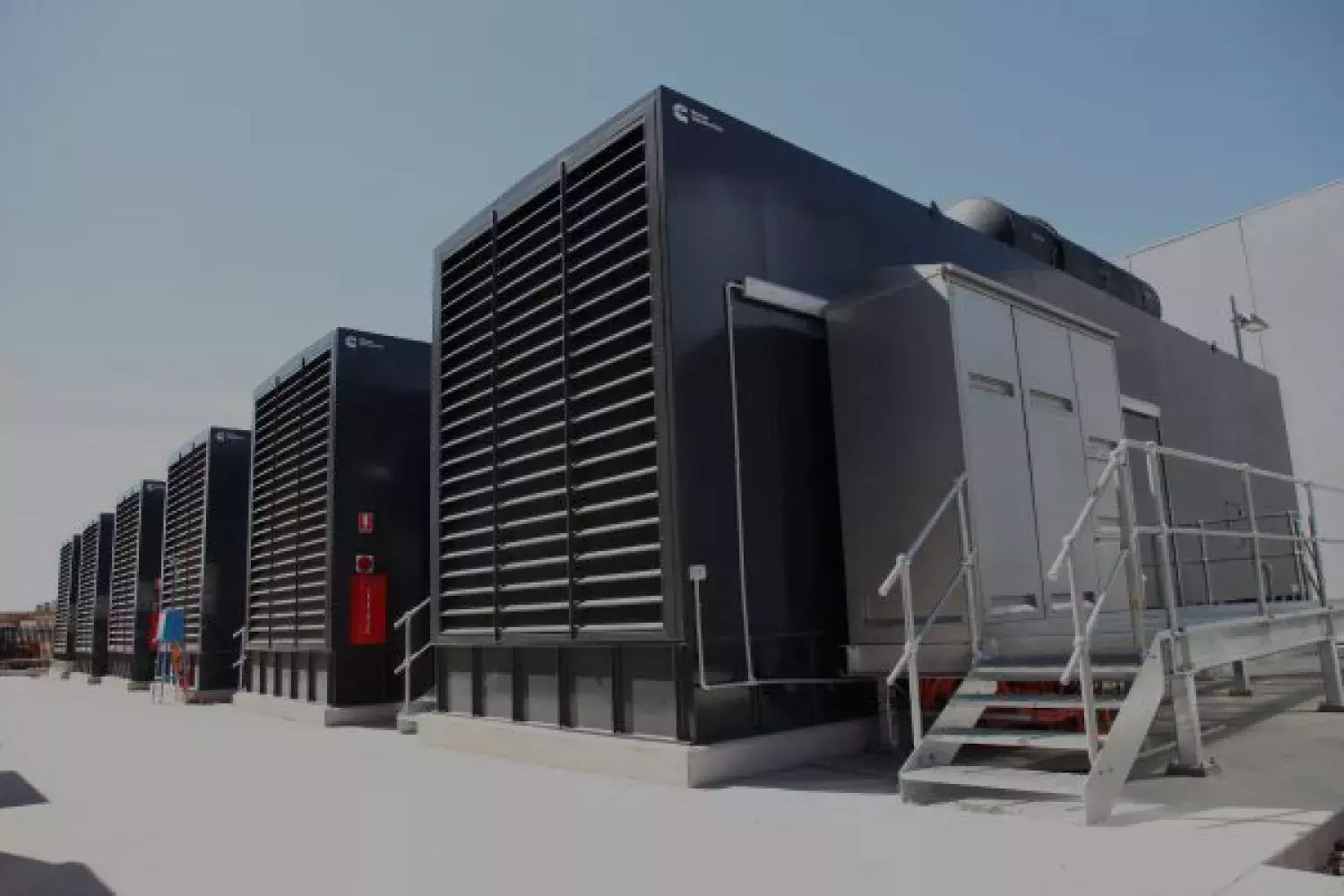 digital realty data center servers shown in an exterior shot