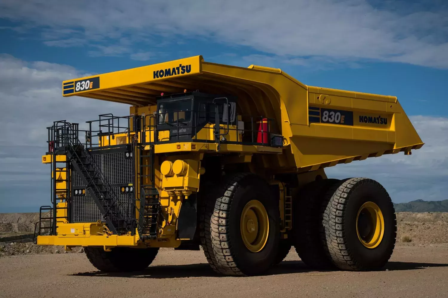 Komatsu dual fuel truck