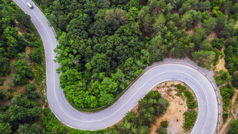 Birds eye view of a curvy road