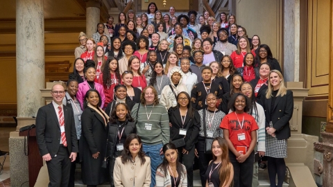 students and government leaders group photo