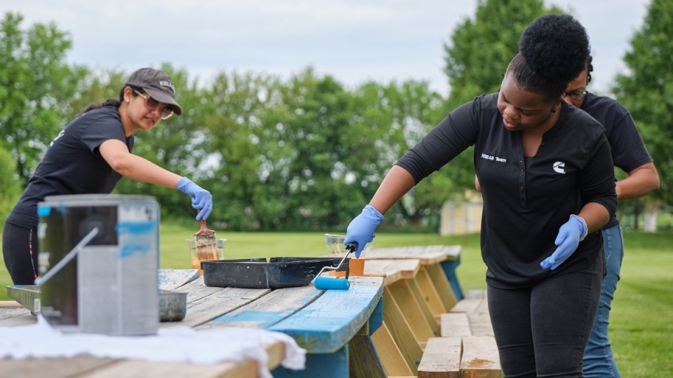 employees volunteering in the community
