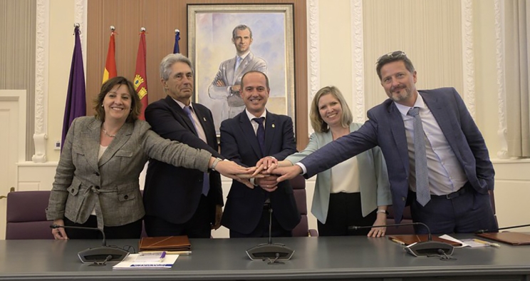 Signing of the MoU with the University of Alcalá at the City Hall of Guadalajara