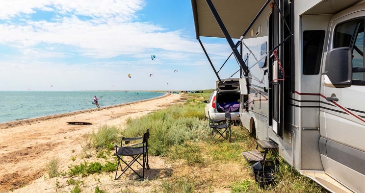 Stay road ready year-round. Maximize every mile with Cummins’ Coach Care™