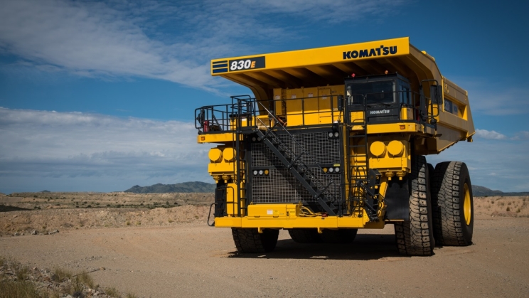 komatsu mining truck