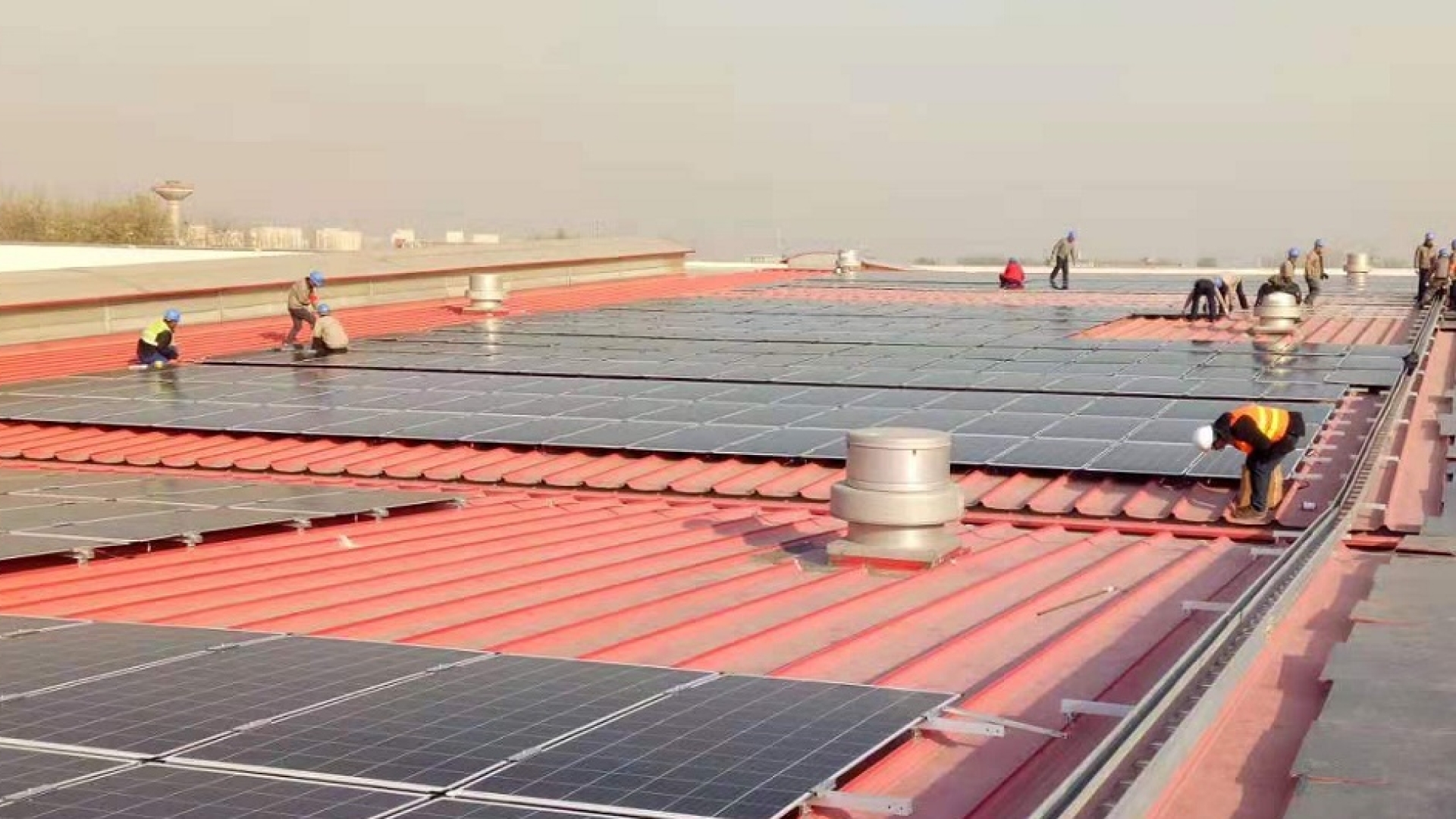 Crews started installing a new solar array atop the Beijing Foton Cummins Engine Company in China last month.