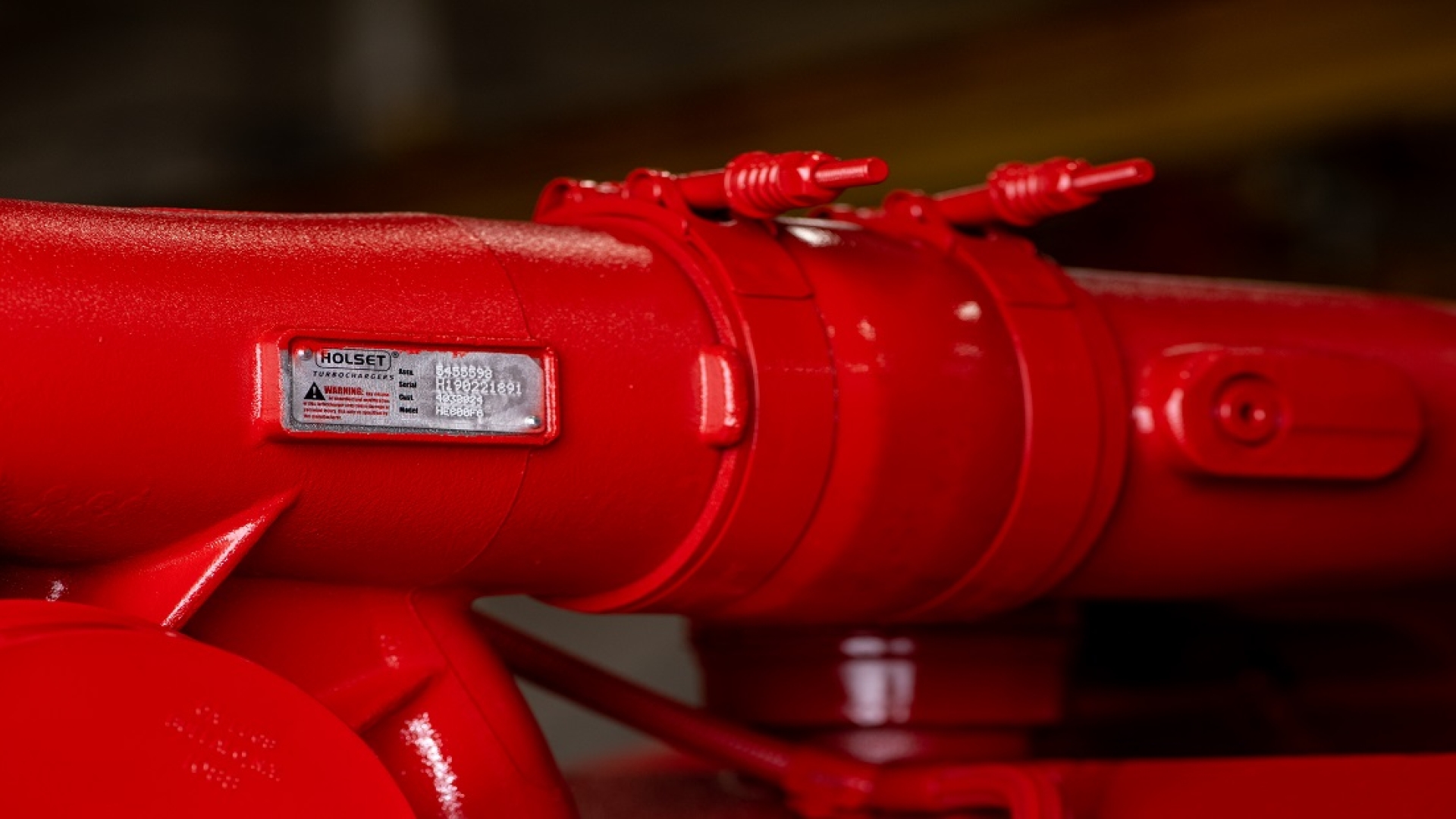 Image of Holset logo on a turbocharger