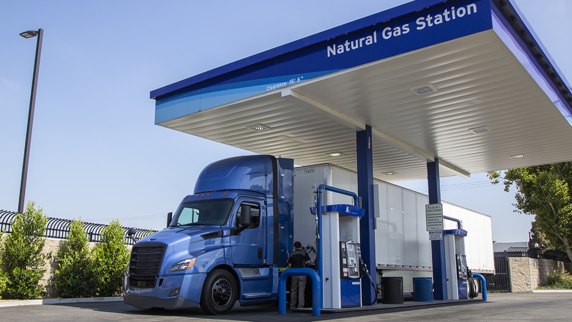 Natural gas fueling station