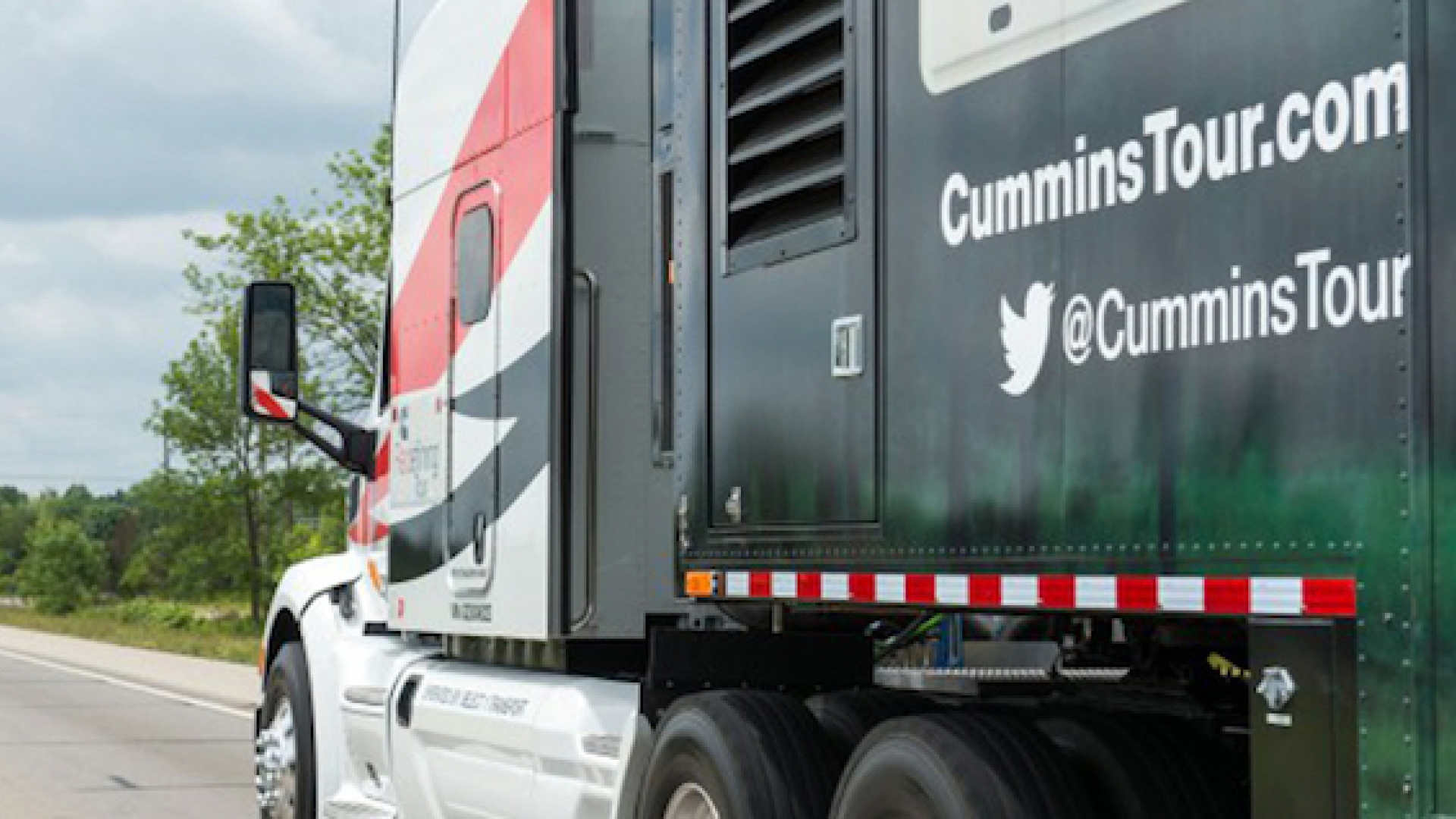 cummins tour truck cub and front trailer